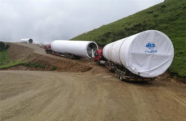 wind-turbine-tower-transportation-1 wind-turbine-tower-transportation-1