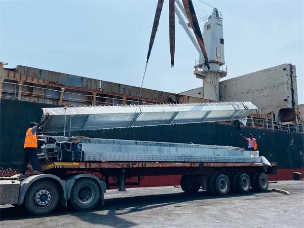 Container-and-cargo-in-delivery-4 Container-and-cargo-in-delivery-4