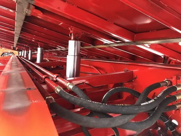 side-dumping-trailer-3 side-dumping-trailer-3